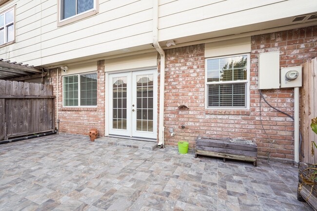 Building Photo - 1383 Country Pl Dr