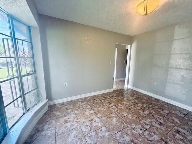 Building Photo - 12211 Wessex Dr
