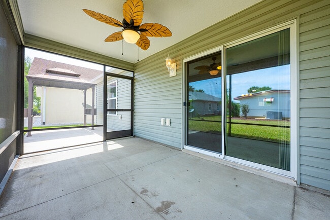 Building Photo - 1329 Paradise Dr