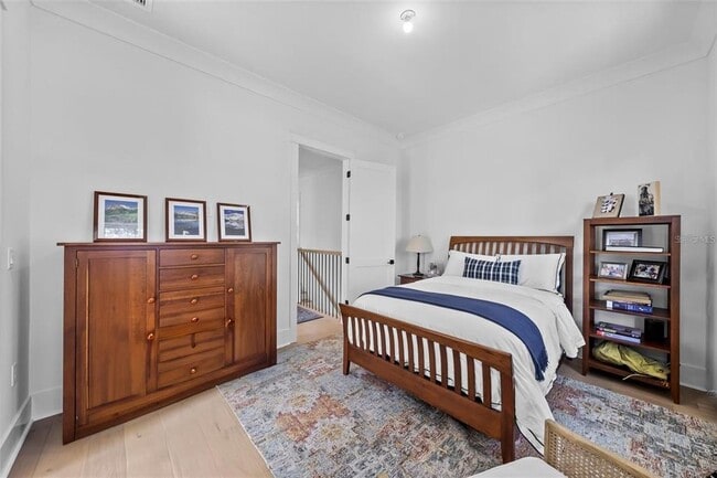 Building Photo - 321 12th Ave NE