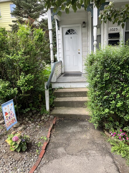 Primary Photo - 1025 Willow St