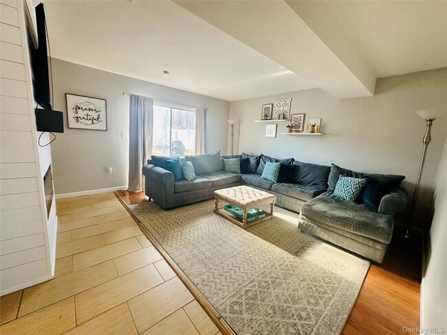 Building Photo - 18 Hawkins St