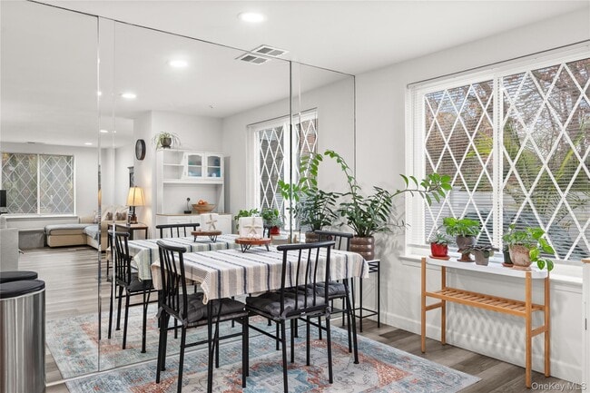 Building Photo - 87 Birchwood Rd