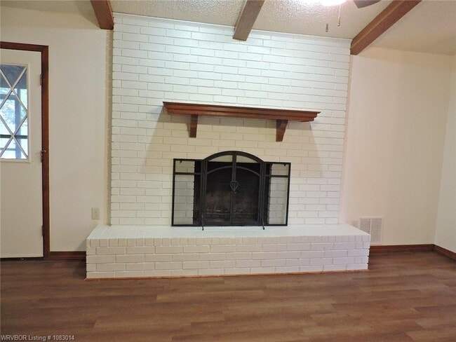 Building Photo - 8617 Meadow Dr