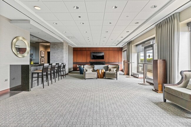 Building Photo - 130 N Garland Ct