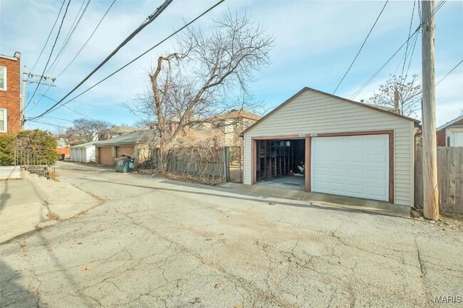 Building Photo - 3443 Lawn Ave