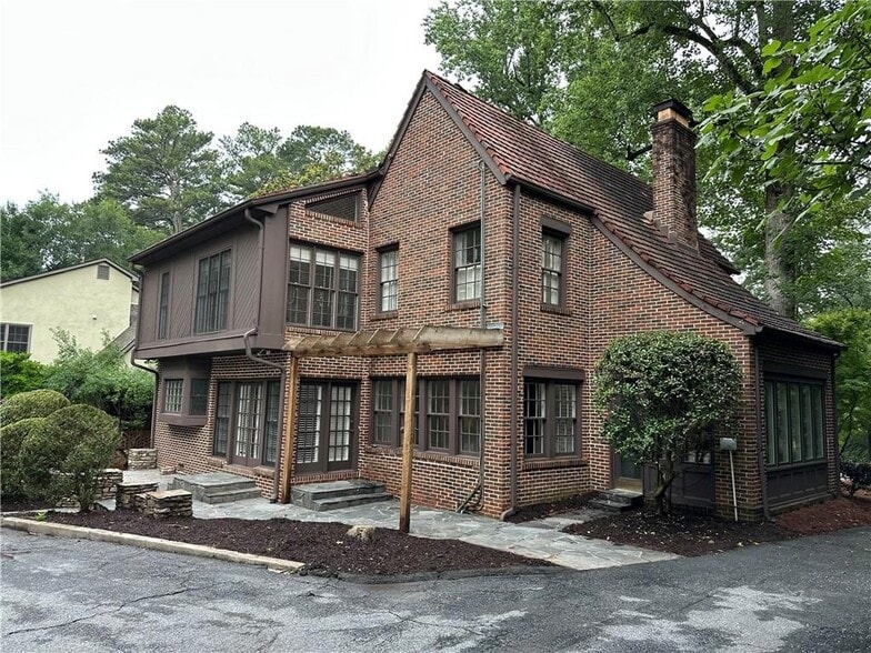 Building Photo - 935 Stovall Blvd NE
