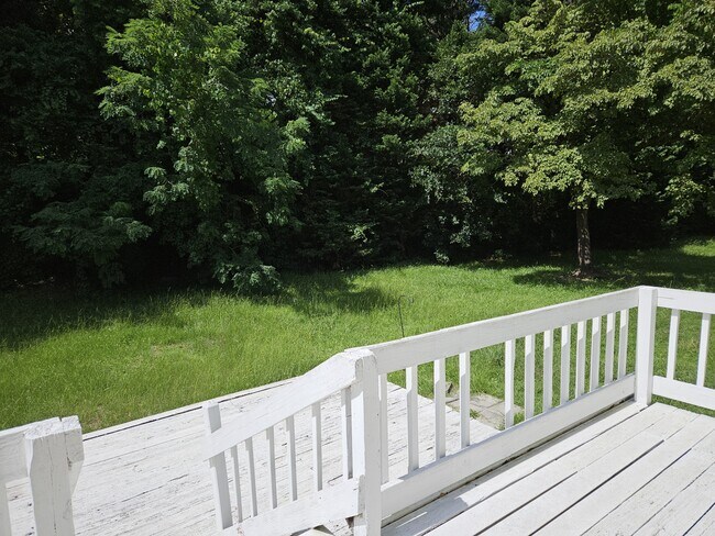 Building Photo - 1617 Hennessy Pl