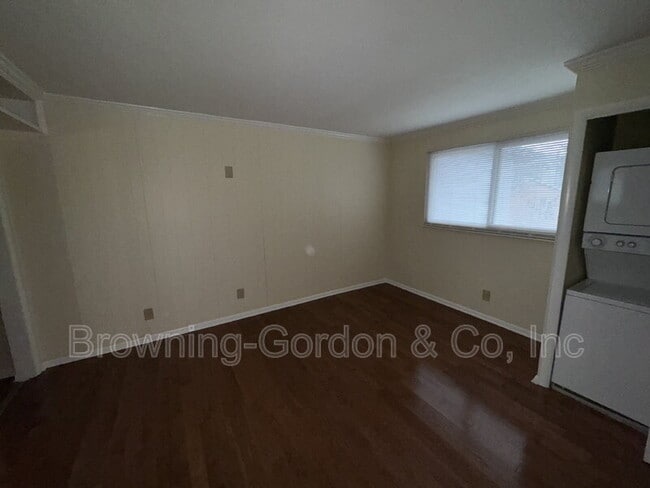 Building Photo - 201 Acklen Park Dr