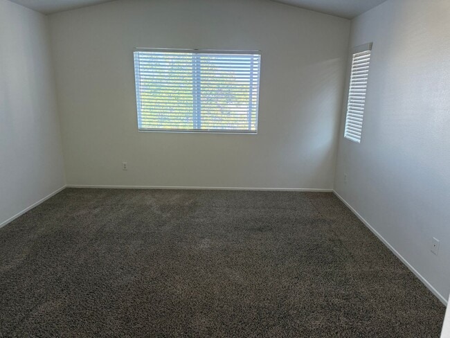Building Photo - Brentwood Community- Centrally Located- 3 ...