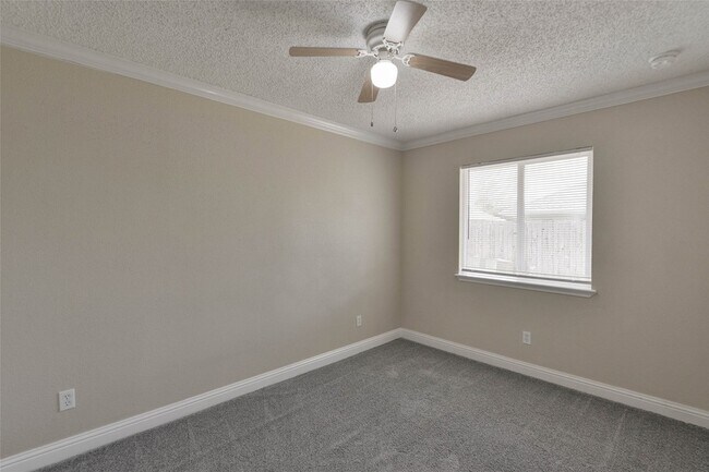 Building Photo - 23627 Pebworth Pl