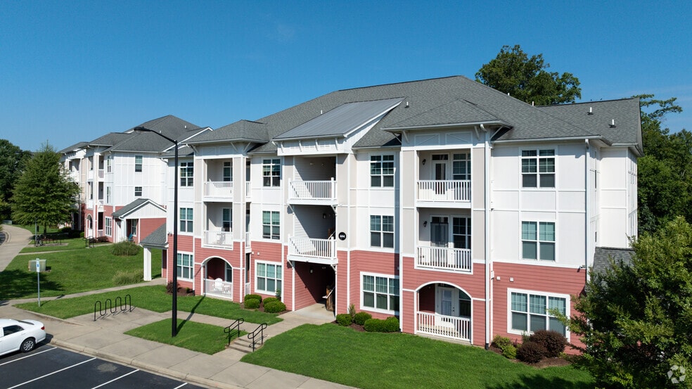 Primary Photo - Walden Station Apts