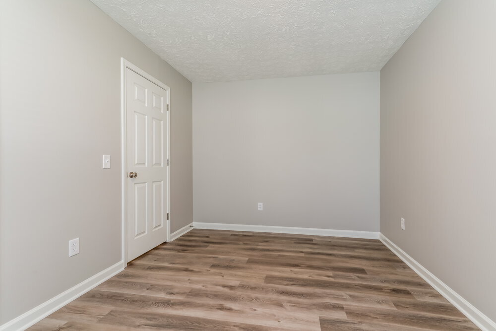 Building Photo - 85 Paris Dr