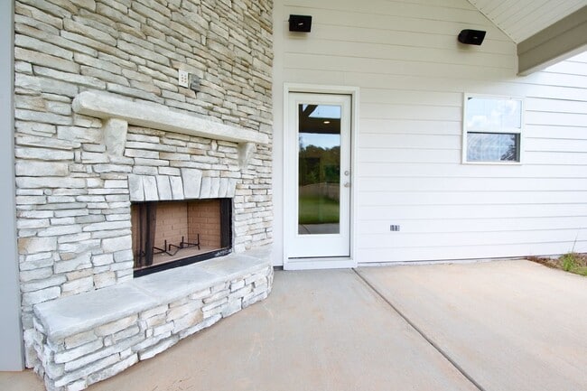Building Photo - Brand New Hugston Home Near Lee Scott Acad...