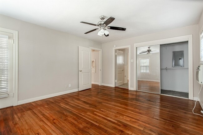 Building Photo - 3515 Fairview Ave