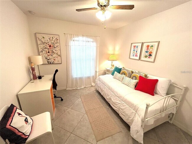 Building Photo - 585 Grand Canal Dr
