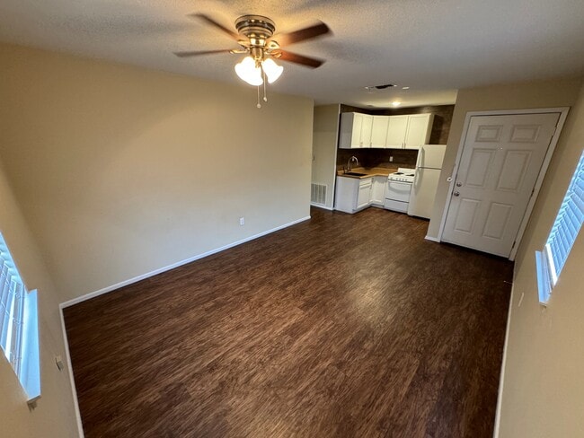 Building Photo - 1010 Rockmoor