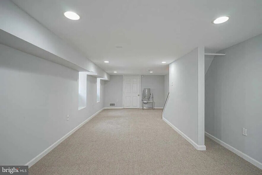 Building Photo - 217 Shurs Ln