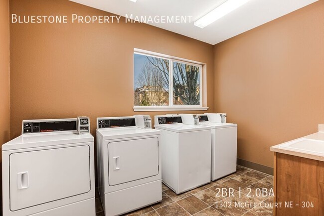 Building Photo - 1302 Mcgee Ct NE