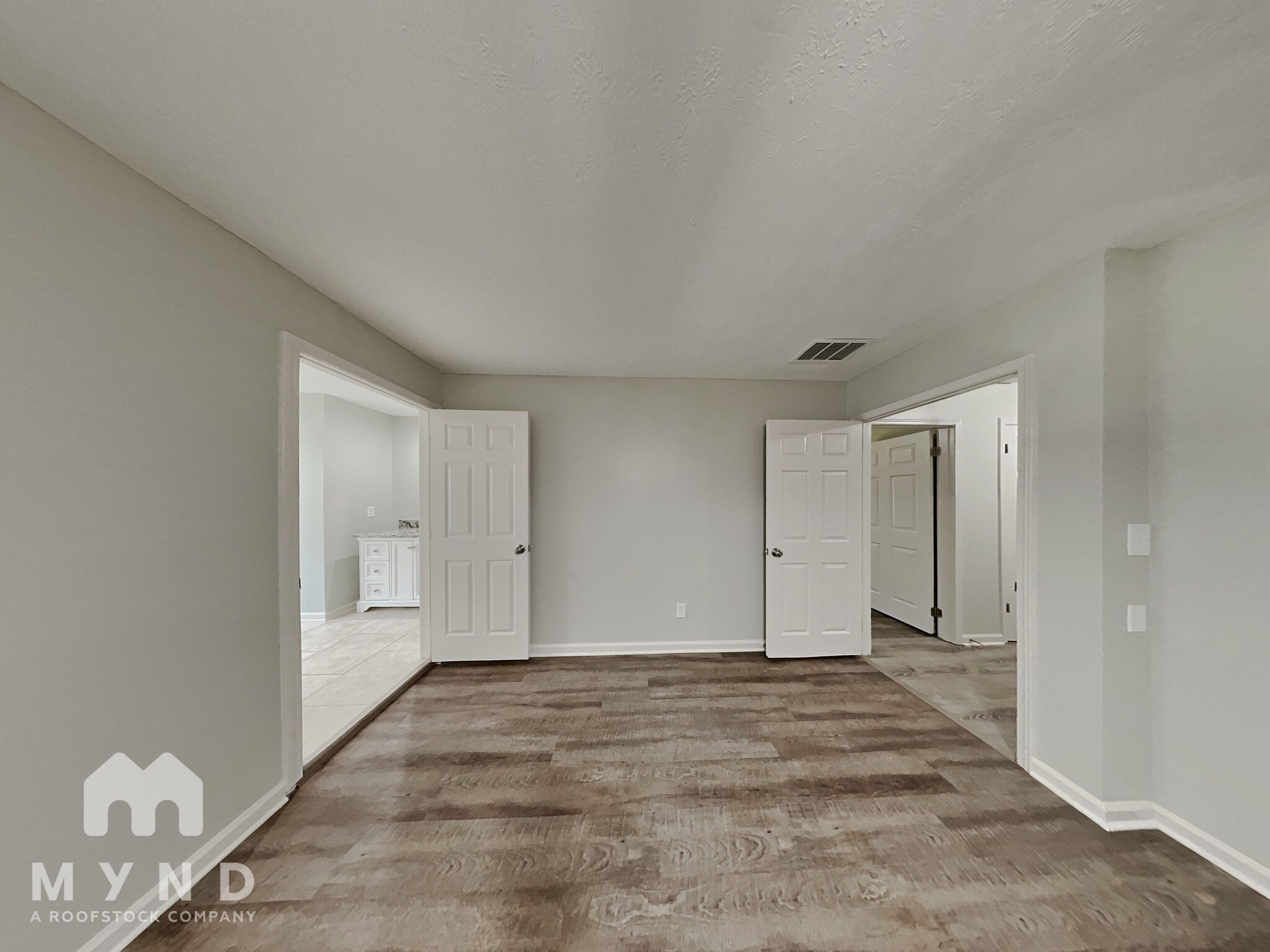 Building Photo - 240 N Hurst Mill Rd