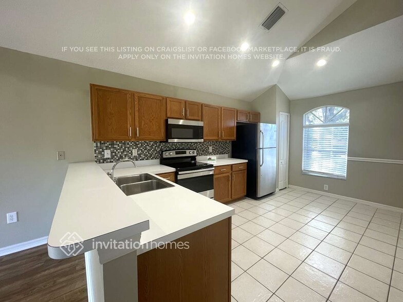 Building Photo - 12840 Kings Lake Dr