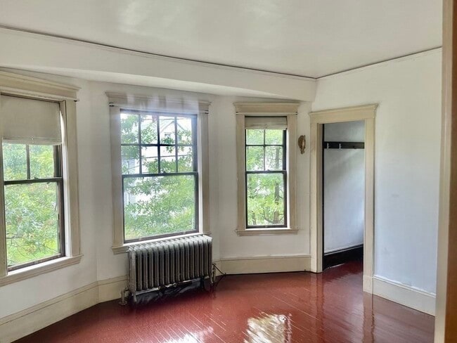 Building Photo - 47 Pleasant St