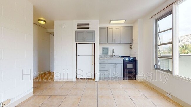 Building Photo - 445 Kaiolu St