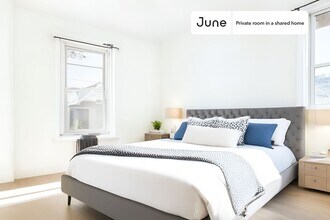 Building Photo - Room in Shared 4 bed/1 bath home