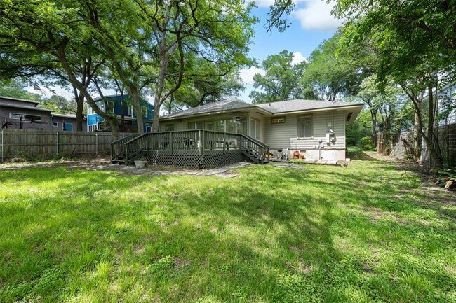Building Photo - 2605 W 49th St