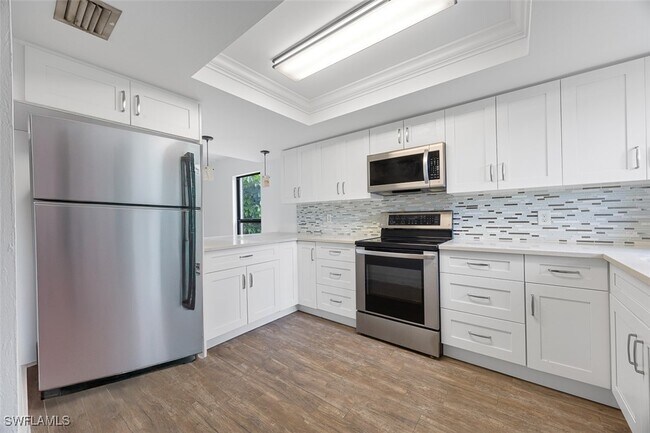 Building Photo - 4610 Chantelle Dr