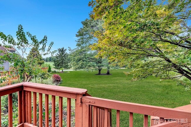 Building Photo - 10 Sawgrass Ct