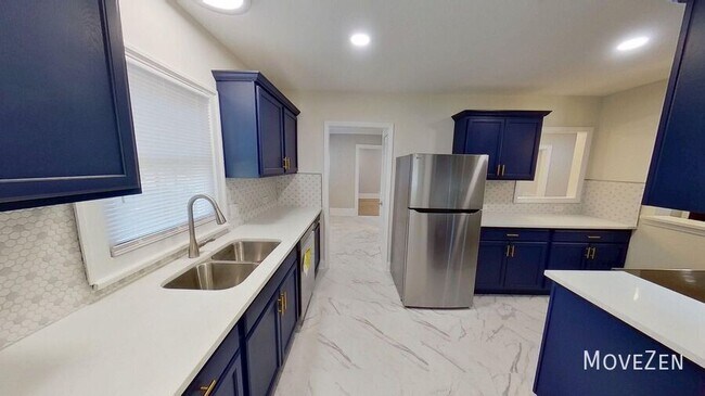 Building Photo - 7 Ratcale Ln