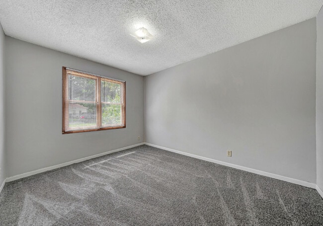 Building Photo - 222 B St