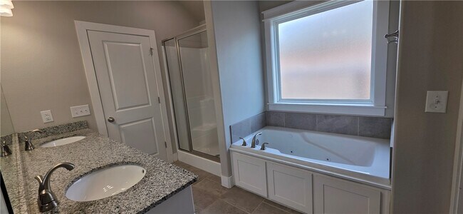 Building Photo - 995 Jameson St