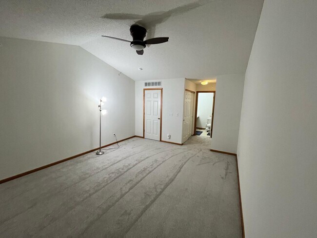 Building Photo - 5205 Holly Ln N