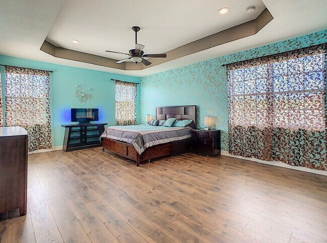 Building Photo - Luxury Living in Woodland Lakes Preserve: Fully-Furnished