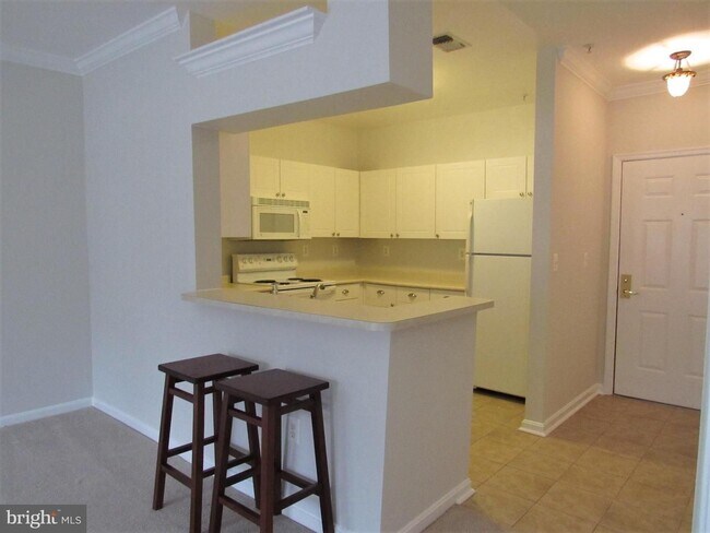 Building Photo - Gorgeous condo in a great location!