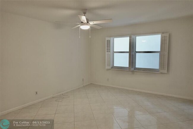 Building Photo - 800 E Camino Real