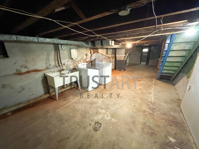 Building Photo - 6650 Vandike St