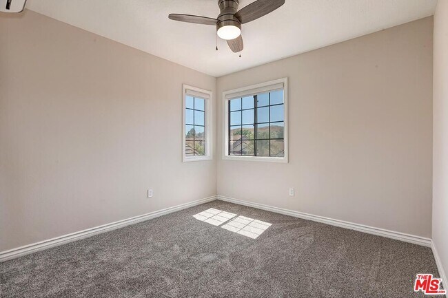 Building Photo - 4210 Lost Springs Dr