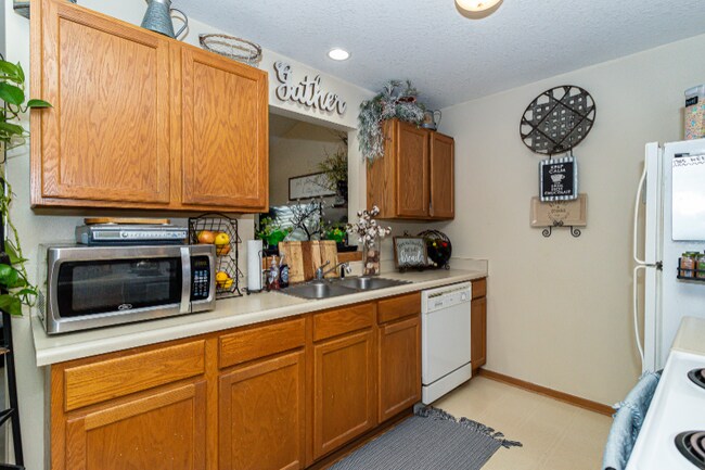 Building Photo - 1439 Prairie Dr