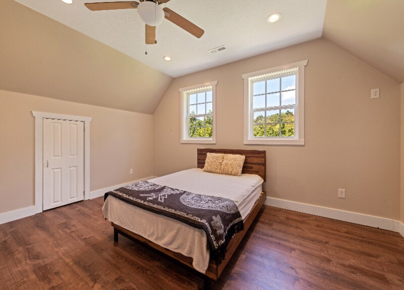 Building Photo - 179 Goldfinch Ln