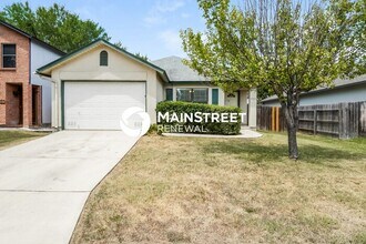 Building Photo - 3 Bedroom Pet-Friendly Home in San Antonio...