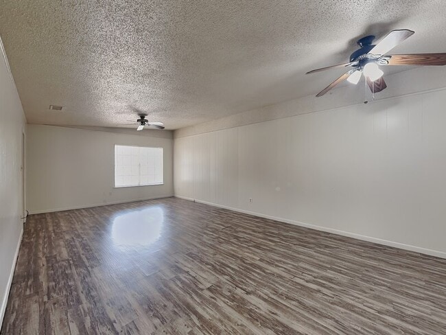 Building Photo - 6220 Wheaton Dr