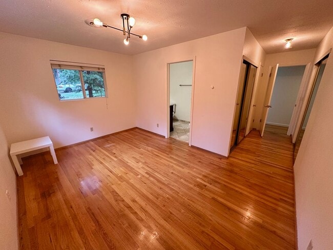 Building Photo - Spacious 4 Bedroom House on Banner Lava Cap Rd