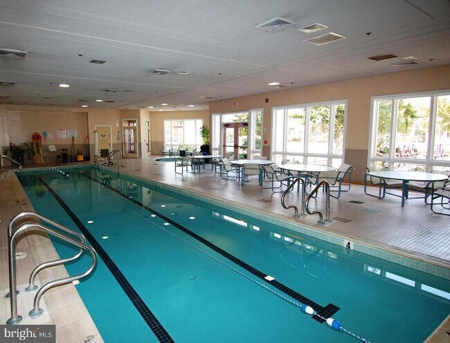 Building Photo - 2503 Amber Orchard Ct W