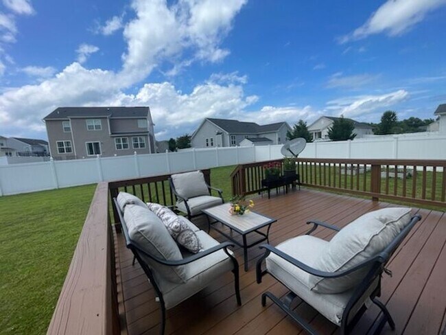 Building Photo - 46820 Shelton Dr