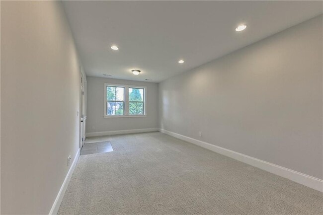 Building Photo - 1642 Canopy Chase NE