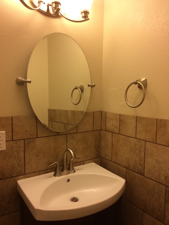 Building Photo - 6733 NW Compass Dr