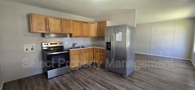 Building Photo - 4911 Hoagland Ave